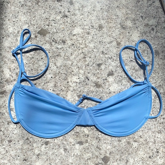 Frankie’s Bikinis Top - Picture 2 of 6